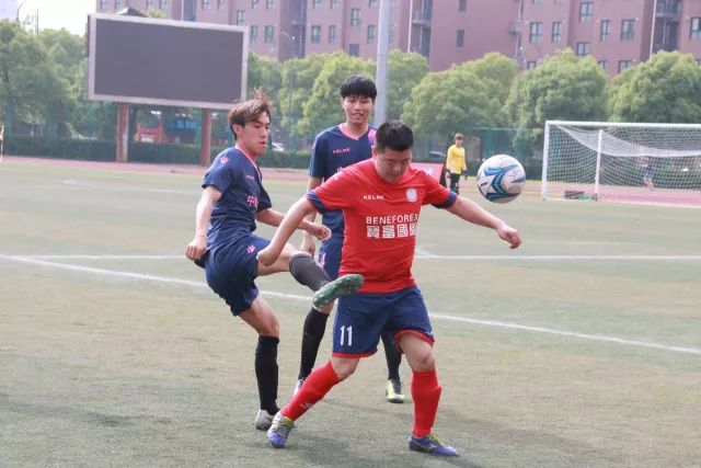 热议中国男篮热身赛阵容：赵继伟担纲老将，广东中锋迎重用良机